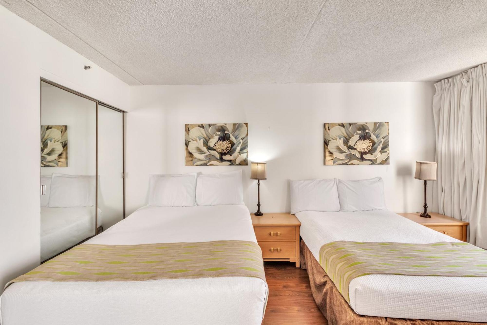 Oceanview Retreat On 19th Floor Near Waikiki Apartment
