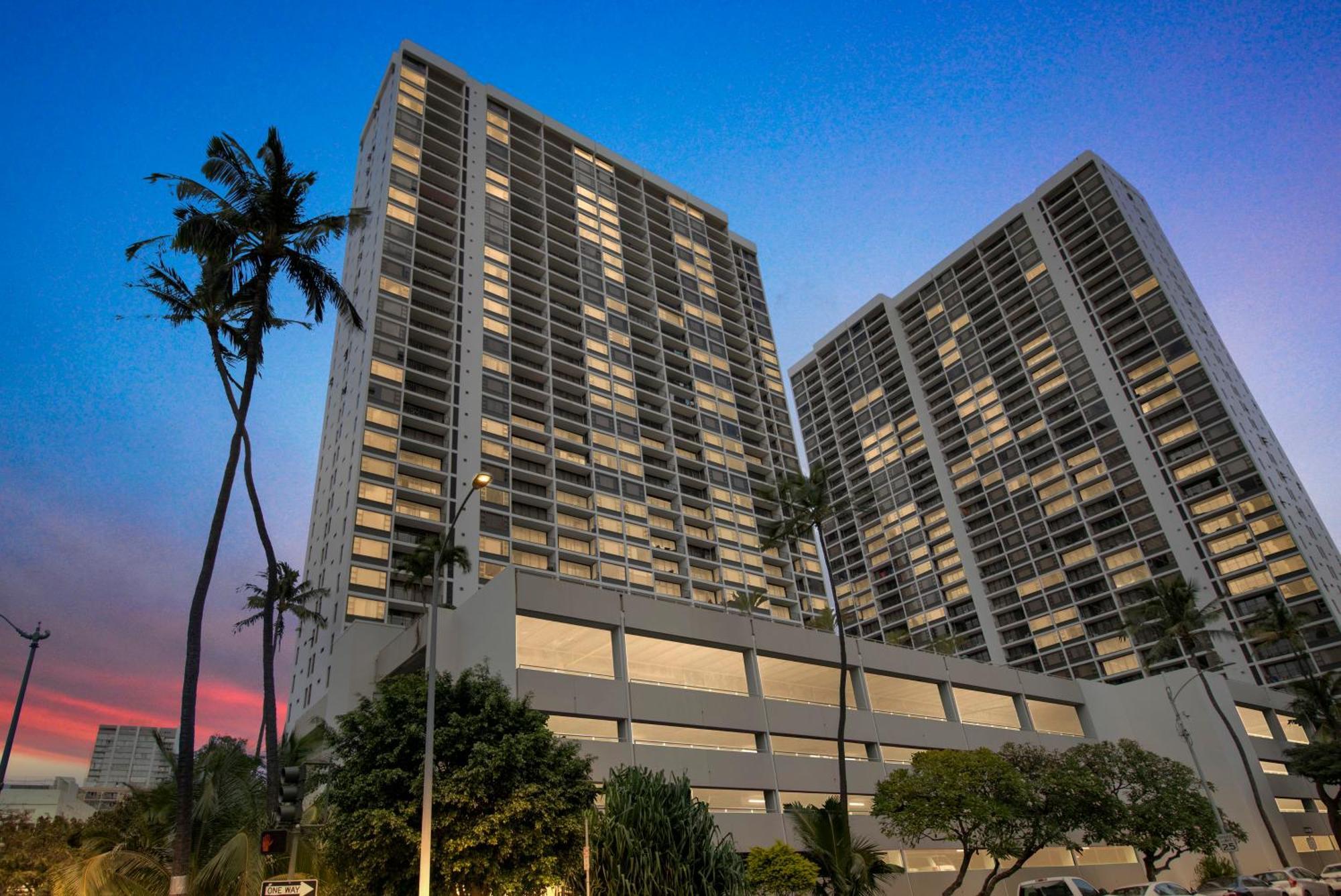 Oceanview Retreat On 19th Floor Near Waikiki